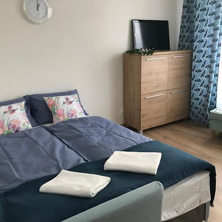 Przytulne mieszkanie z ogródkiem Apartamento Cracóvia Exterior foto