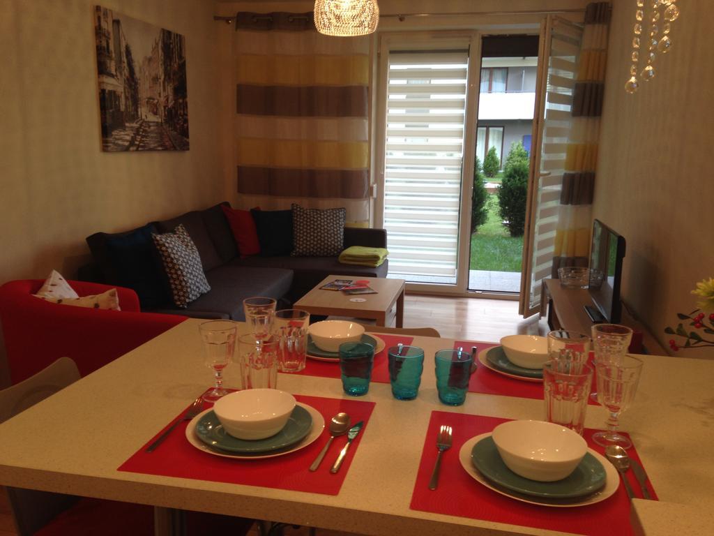 Przytulne mieszkanie z ogródkiem Apartamento Cracóvia Exterior foto