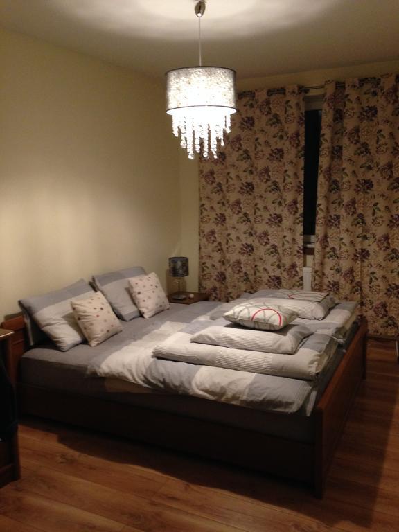 Przytulne mieszkanie z ogródkiem Apartamento Cracóvia Exterior foto