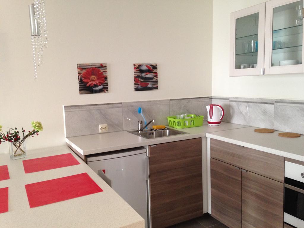Przytulne mieszkanie z ogródkiem Apartamento Cracóvia Exterior foto