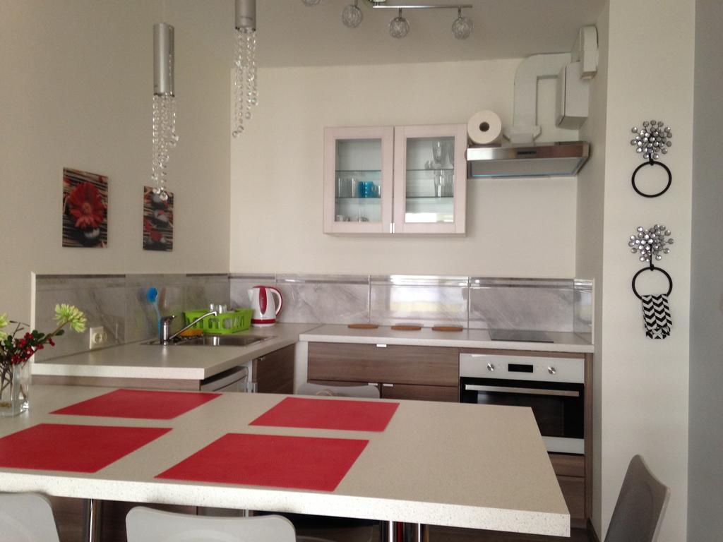 Przytulne mieszkanie z ogródkiem Apartamento Cracóvia Exterior foto